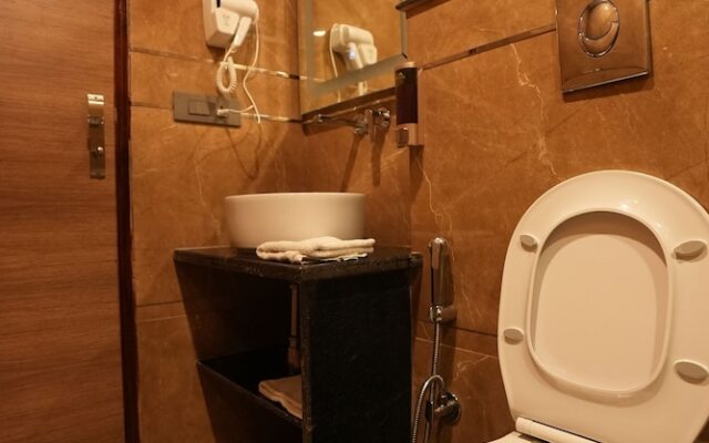 Lime Tree Hotels & Banquet Greater Noida