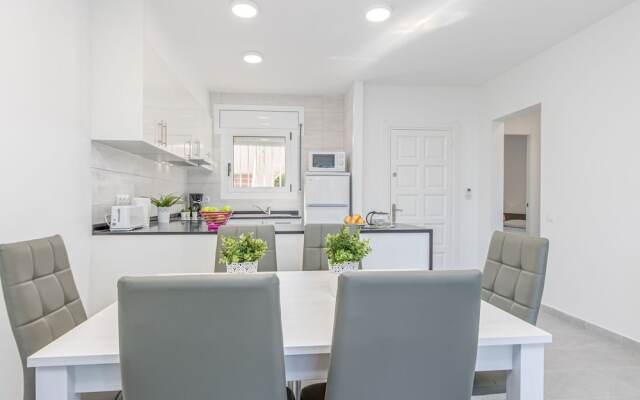 Spacious Apartment in Empuriabrava With Private Garden