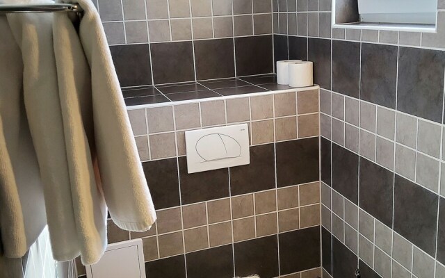 Captivating Apartment 15 Sleeps 4 Guests