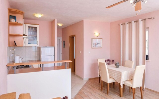 Awesome Home in Zastrazisce With Wifi and 2 Bedrooms