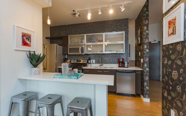 Artsy Extended Retreat Downtown Nashville