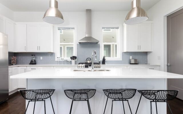 Domio Sylvan Park Vibrant 12BR 3 Houses