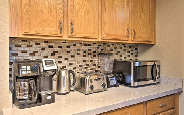 Flagstaff Retreat w/ Large Yard, Balcony & Views!