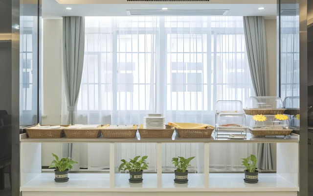 GEM Hotel Fuyang Linquan County Guangming Nan Road