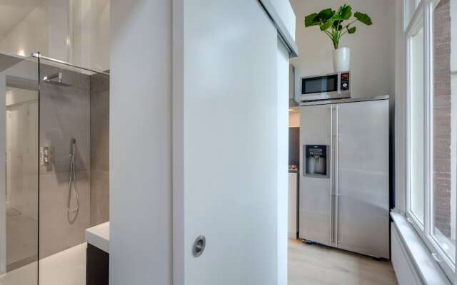 Design Apartment With Balcony