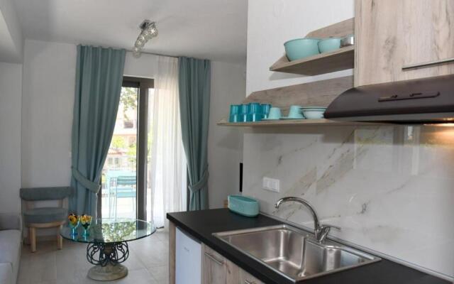 Theano Luxury Suites