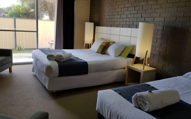 Lancelin Sands Hotel