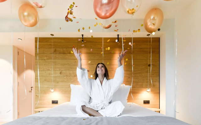 R hotel experiences