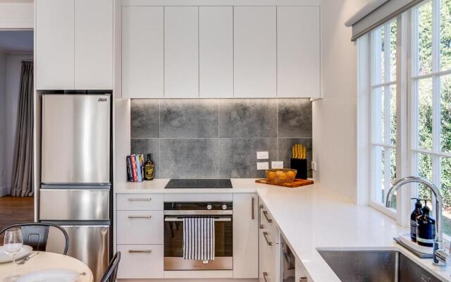 Gem on Gillean - Havelock North Holiday Home