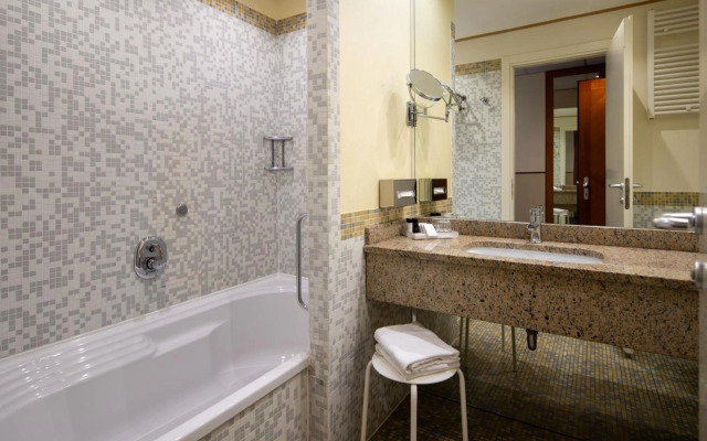 Crowne Plaza Venice East by IHG