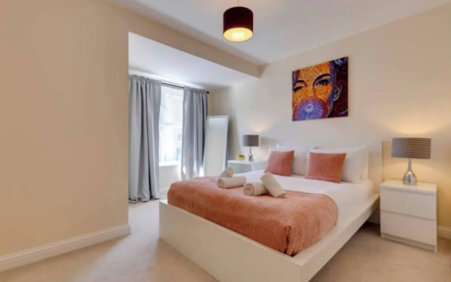Modern Cambridge Home Business & Holiday Stays