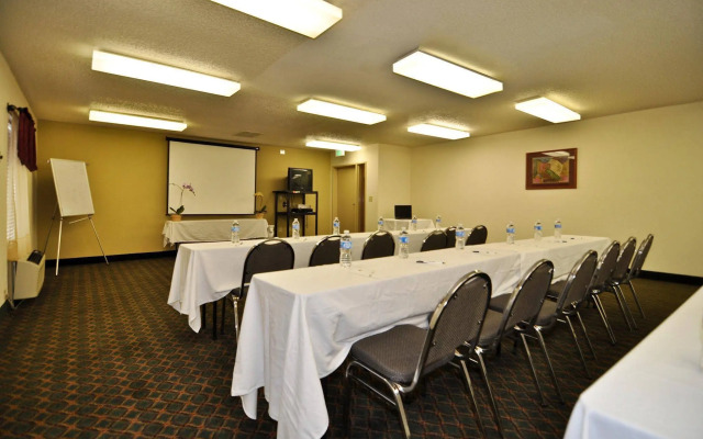 Best Western Carlton Suites