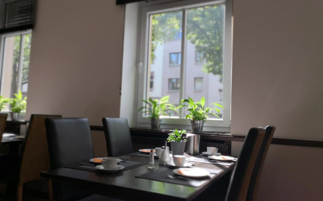 sevenDays Hotel BoardingHouse