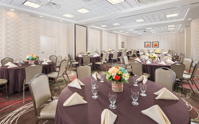 Holiday Inn-Hamilton Place