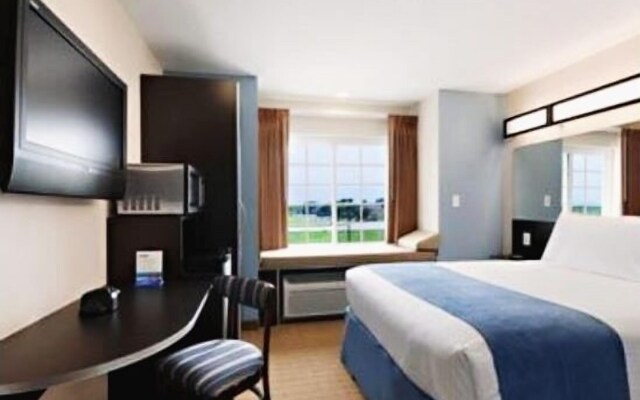 Three Rivers Inn & Suites