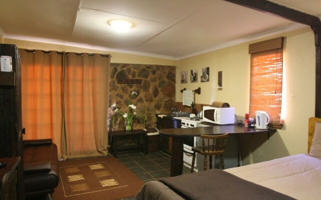 Lomas Creek Guest Lodge