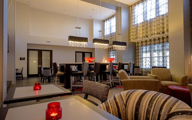 Hampton Inn & Suites DuPont