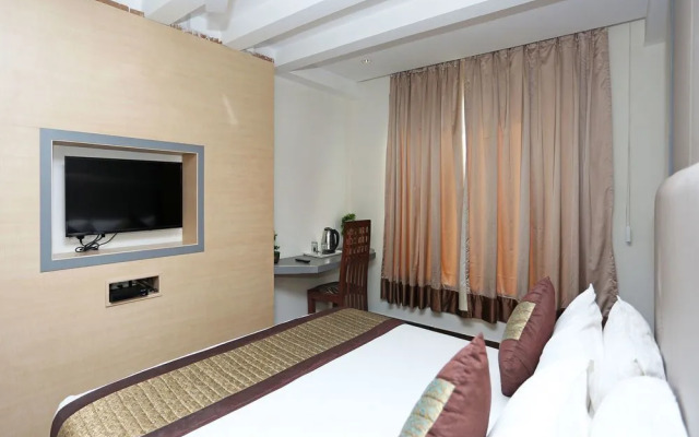 OYO 11325 Hotel Superb