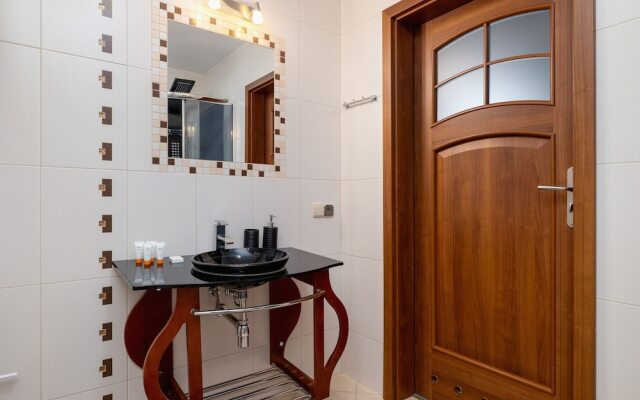 Krolewska Apartment Mountain by Renters