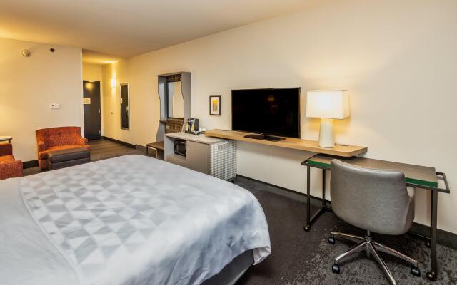 Holiday Inn Hotel & Suites Memphis - Wolfchase Galleria, an IHG Hotel