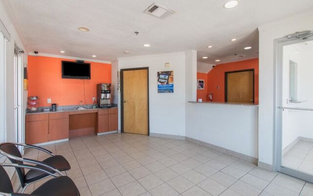 Motel 6 Hutchins Tx