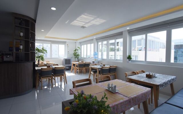 Hera Hotel