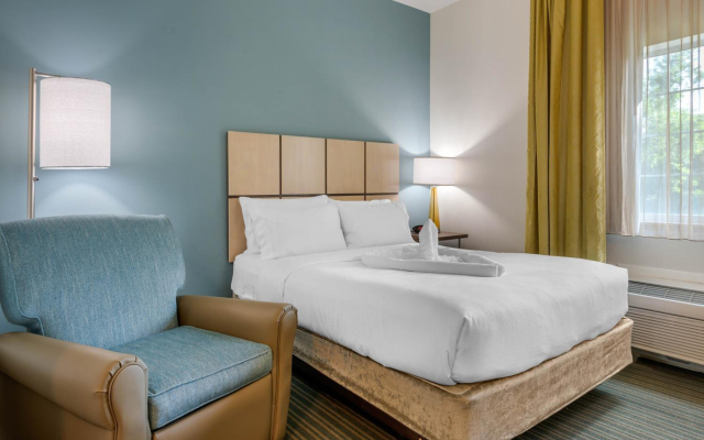 Candlewood Suites Ft Myers I-75 by IHG