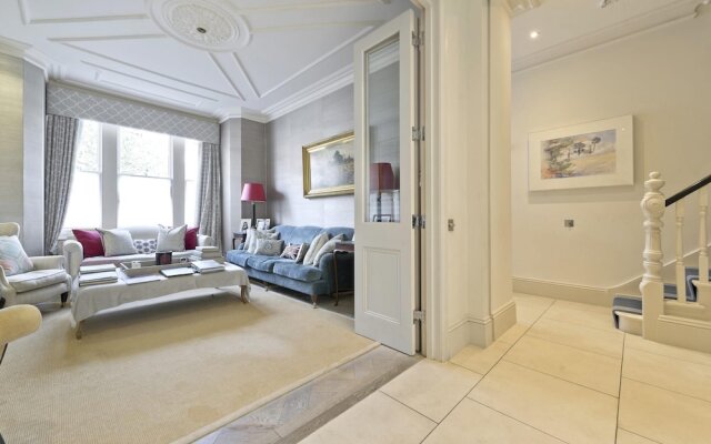 Cosy 4-bed Family Home Shepherd s Bush