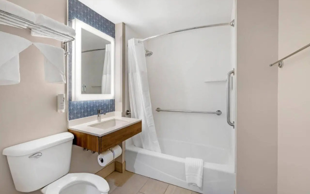 Country Inn & Suites by Radisson, Staten Island