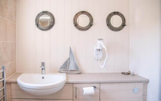 Shallow End, Orford