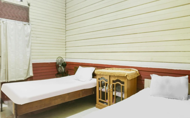 SPOT ON 91833 Hotel Anggrek Daqu Syariah Kapuas – Guest Rooms – Kualakapuas