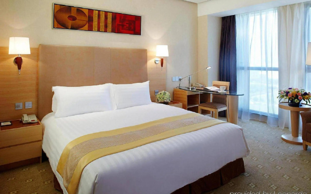 Regal Jinfeng Hotel