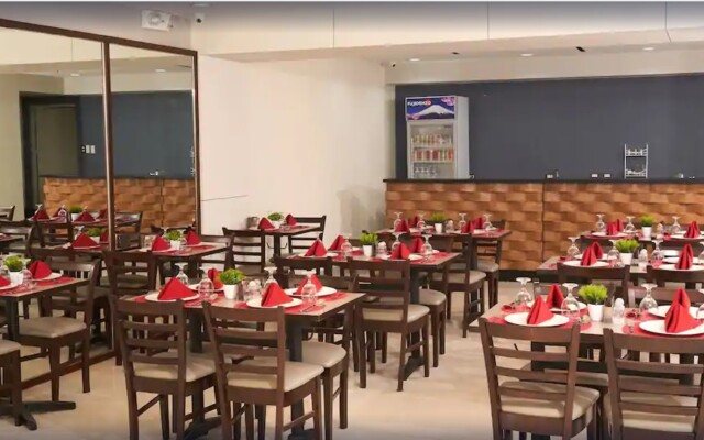 Rianne Hotel and Suites