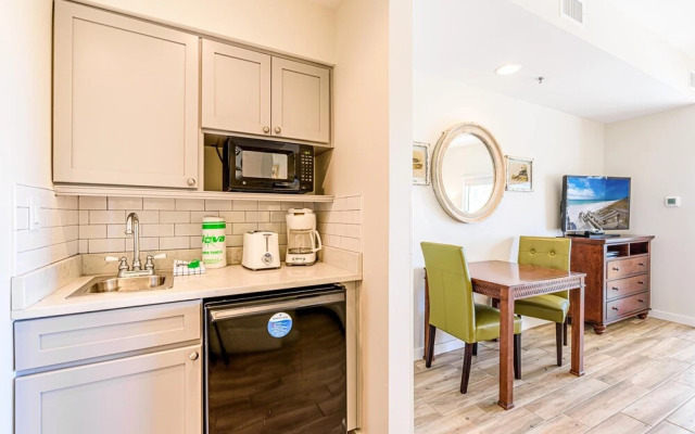 Luau II 6231/6233 - flr2 - 2BR 2BA - (7)