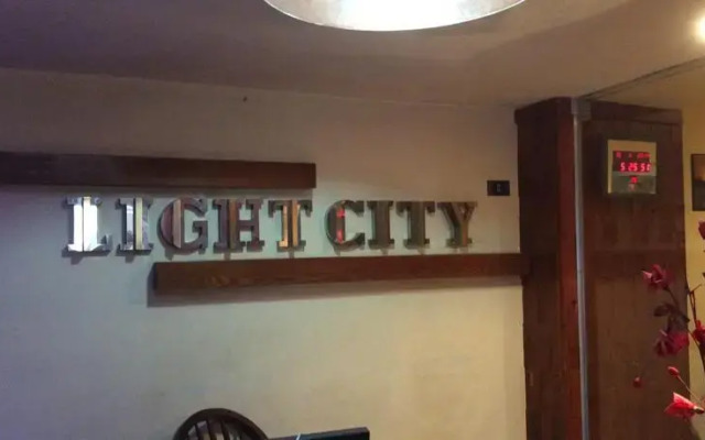 Light City Hotel