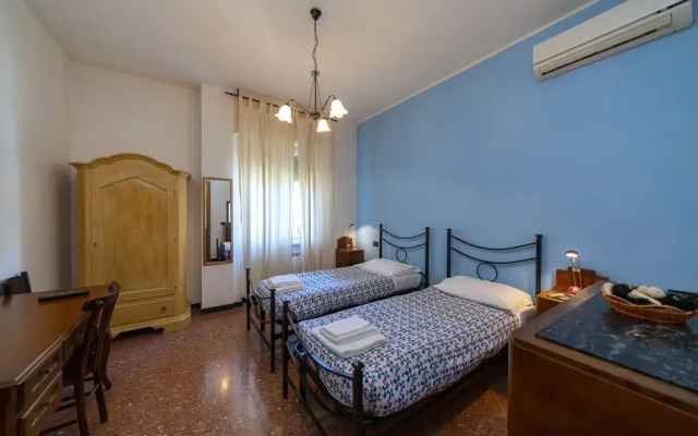 Lia Rooms 3