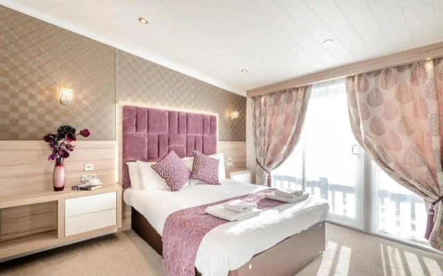 Nunland Hillside Lodges