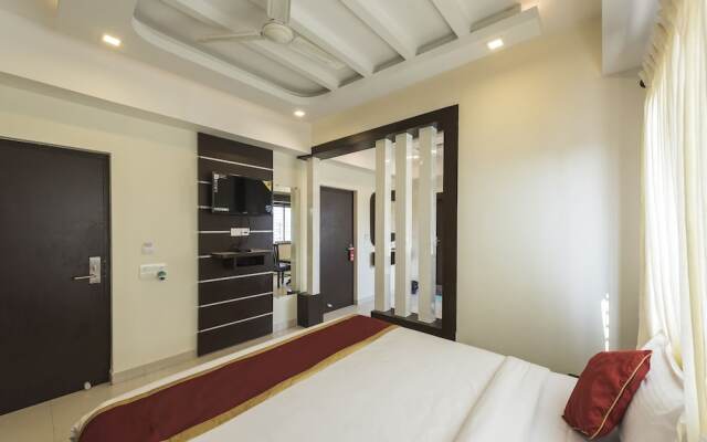 OYO 11414 Hotel Silver Suites