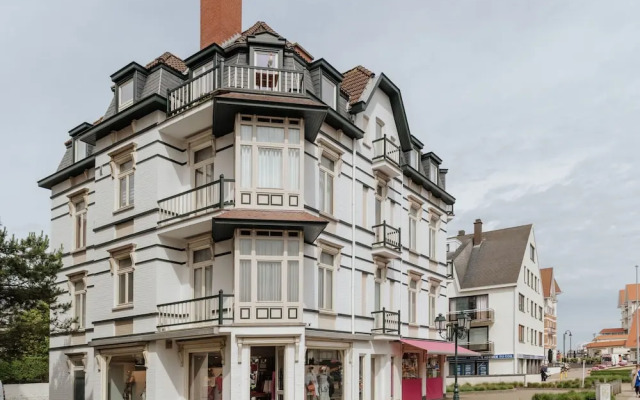 Renovated Flat Near Beach