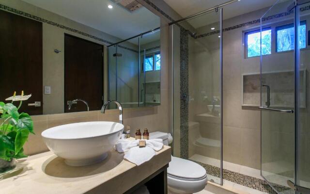 Condo Complex with an Alluring Pool & Tropical Vibes by Stella Rentals