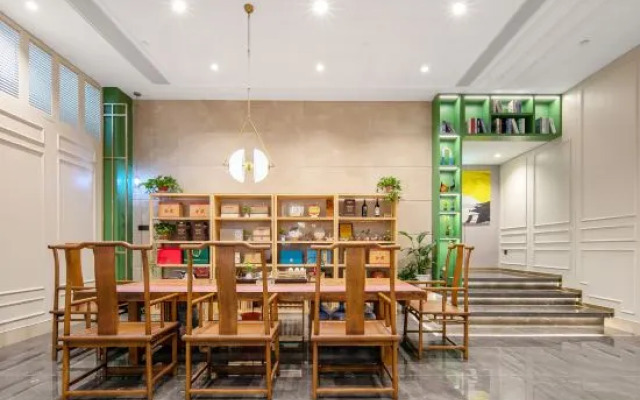 Lanjing Hotel