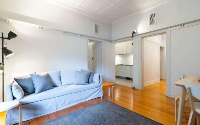 Spacious Art Deco apt. in Darlinghurst