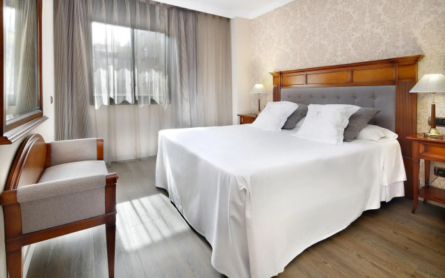 Hispanos 7 Suiza Apartament Restaurant