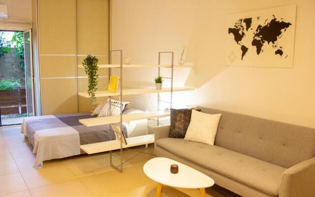 Cozy Studio in Central Glyfada - Sleeps 3