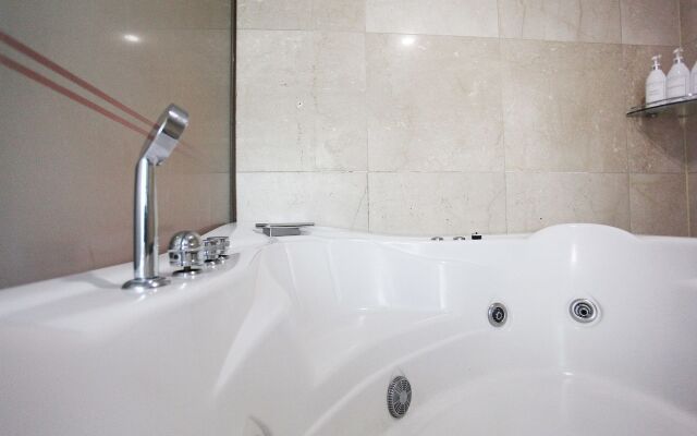 Noblesse Hotel