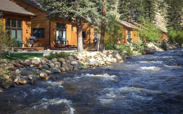 River Stone Resorts & Bear Paw Suites