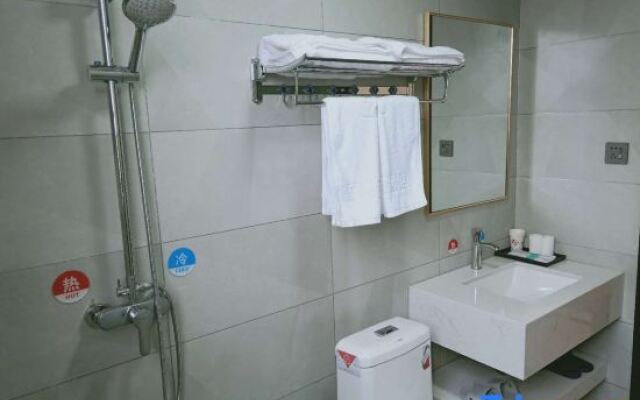 Huilong Hotel