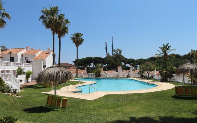 House - 2 Bedrooms with Pool and WiFi - 107850