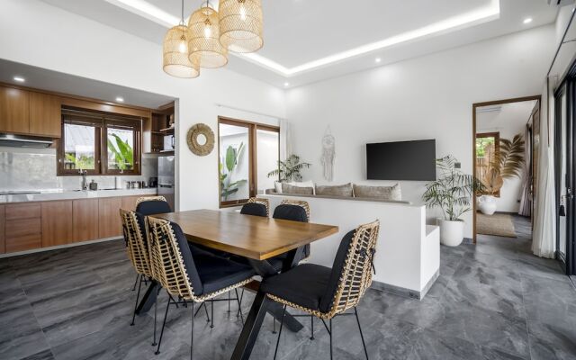 Villa Grateful by Alfred in Bali