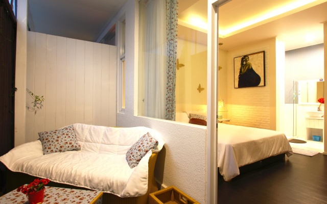 The Peak Home – Guest Rooms – Parompong